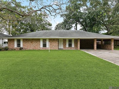 410 E McArthur St, Gonzales, LA, 70737