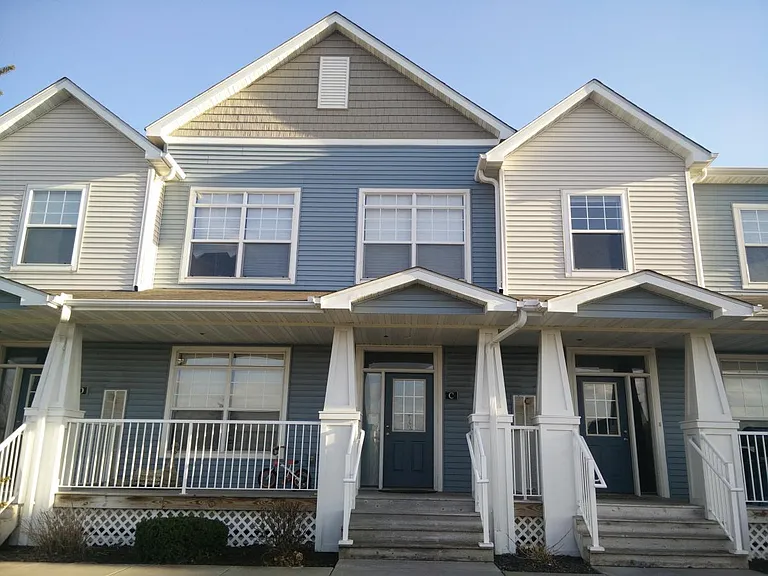 4900 Underwood Ln N #C — Photo 1