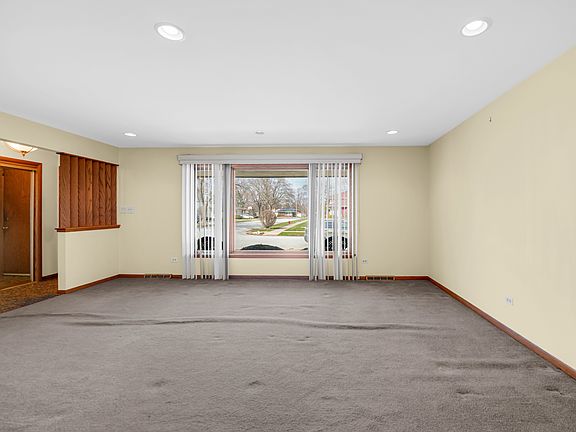4th image of 1103 E 166th Pl