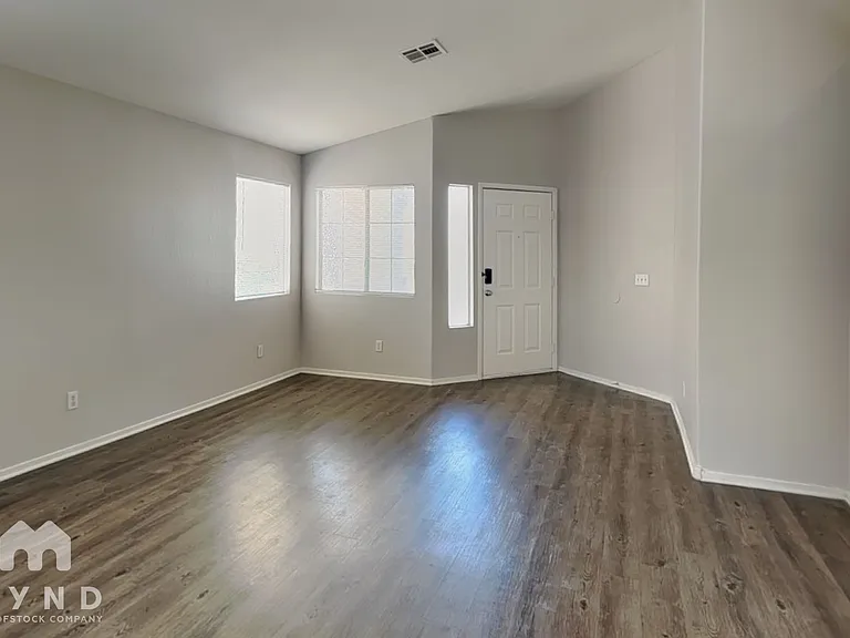 2858 Mount Hope Dr — Photo 7
