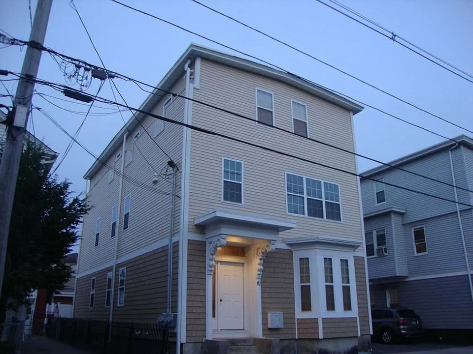 82 Sutton St