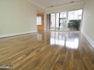 9709 Kings Crown Ct APT 1E, Fairfax, VA 22031