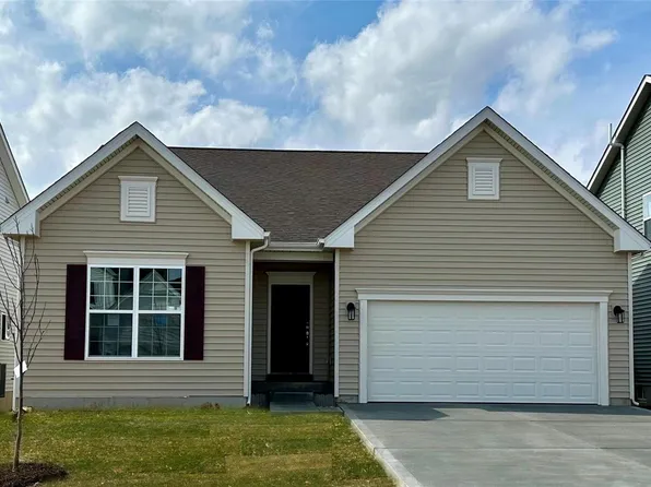 3279 River Breeze Dr, Saint Charles, MO 63301