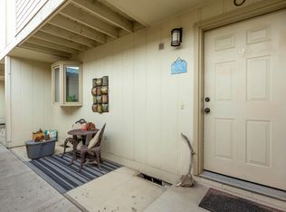 1050 NE Butler Market Rd APT 32, Bend, OR 97701