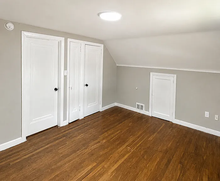 820 Center Ave — Photo 8