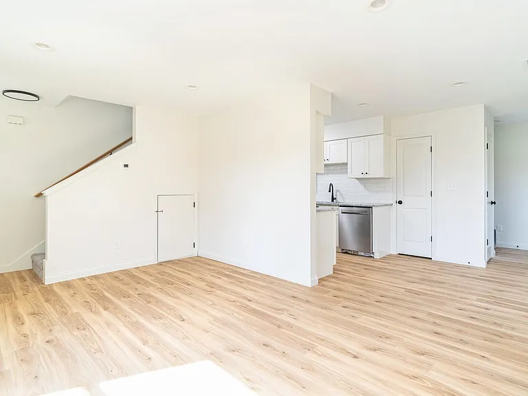 1623 Francis Rd NW — Photo 9
