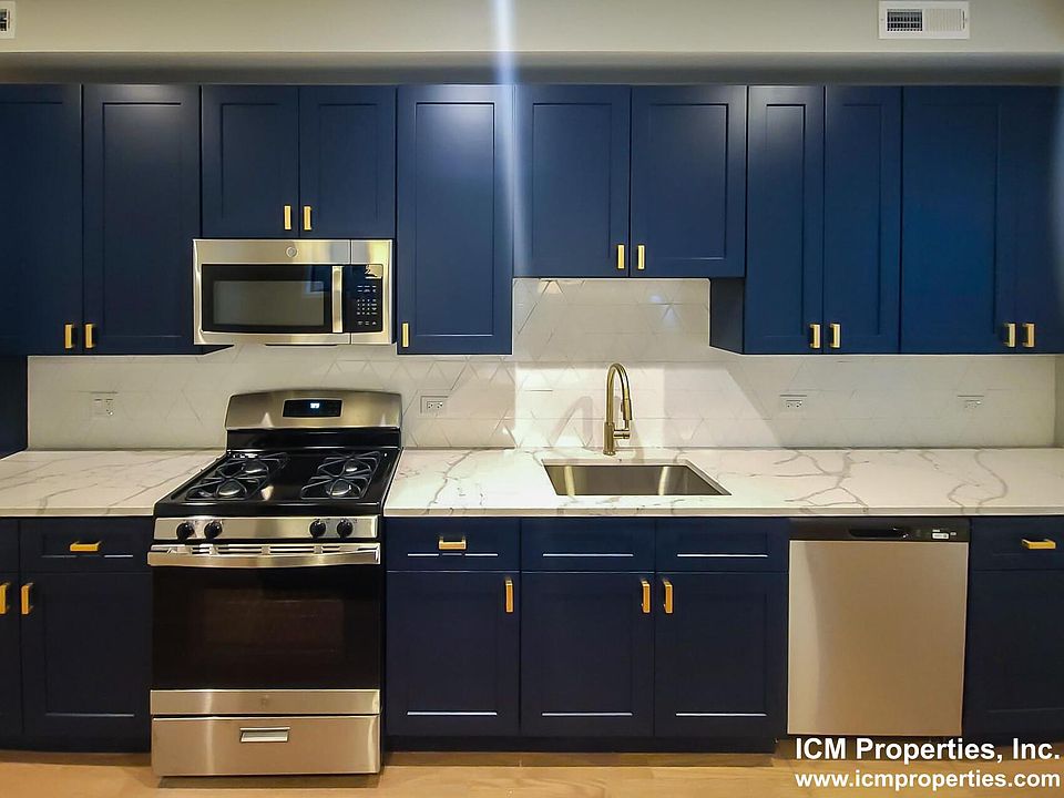 1st image of 2037 W Montrose Ave #2D