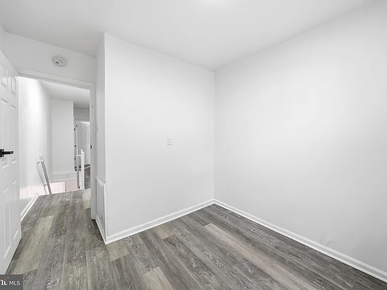2062 E Stella St — Photo 12