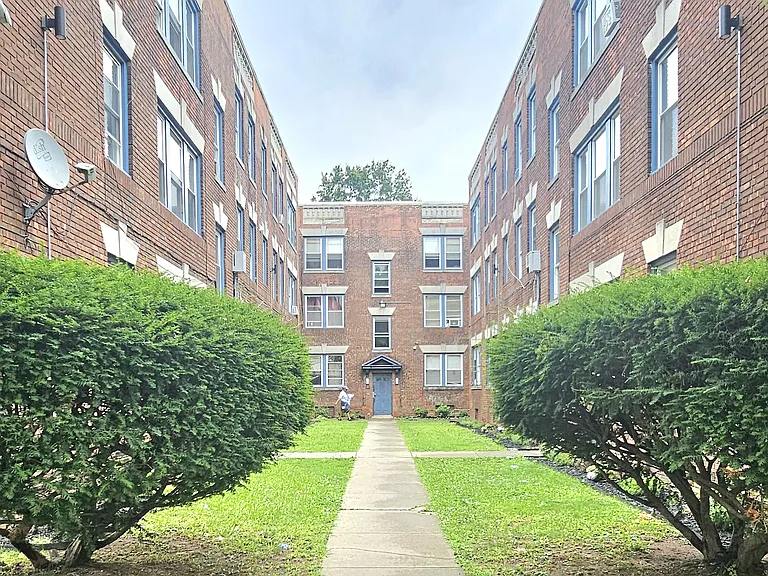 295 Norton St #BO8 — Photo 15