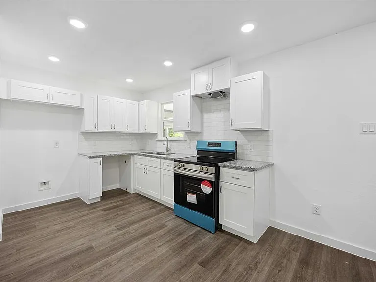 1056 North Ln #A — Photo 2