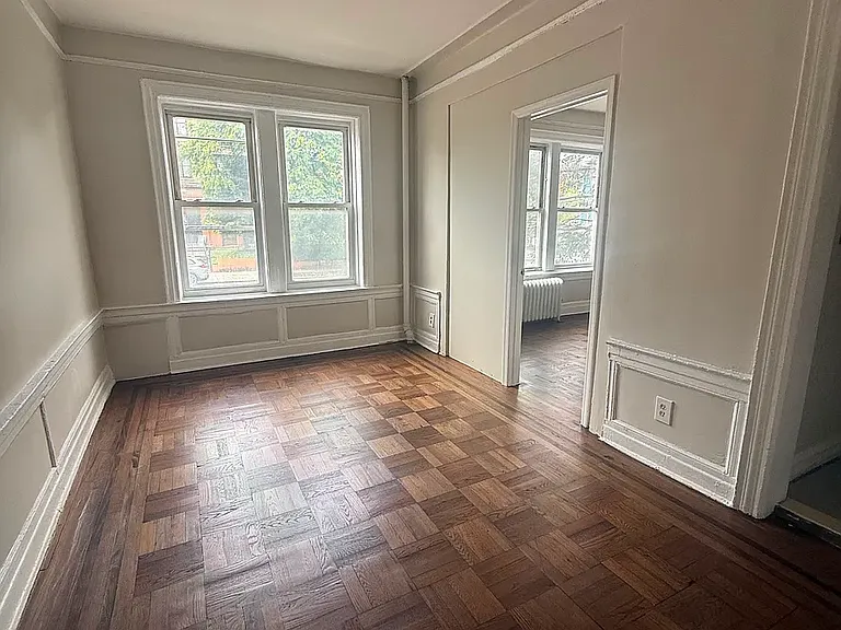 323 Park Ave #1L — Photo 1