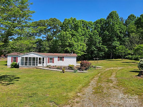 2nd image of 2136 Pa Jolly Ln