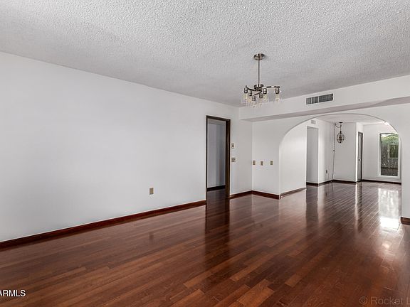 5th image of 9326 W Willowbrook Drive