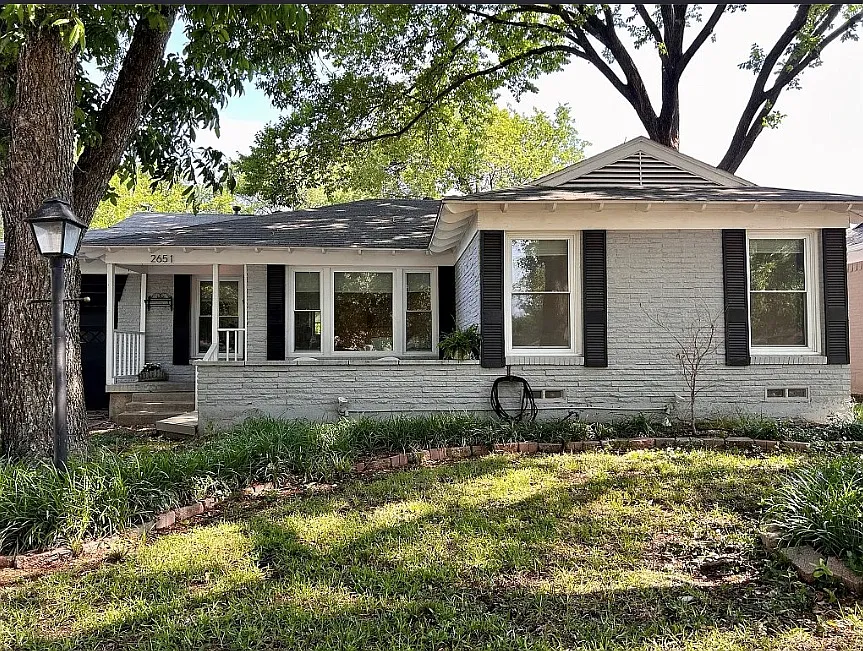 3 bed, 1216 sqft, $2,850 — Photo 1