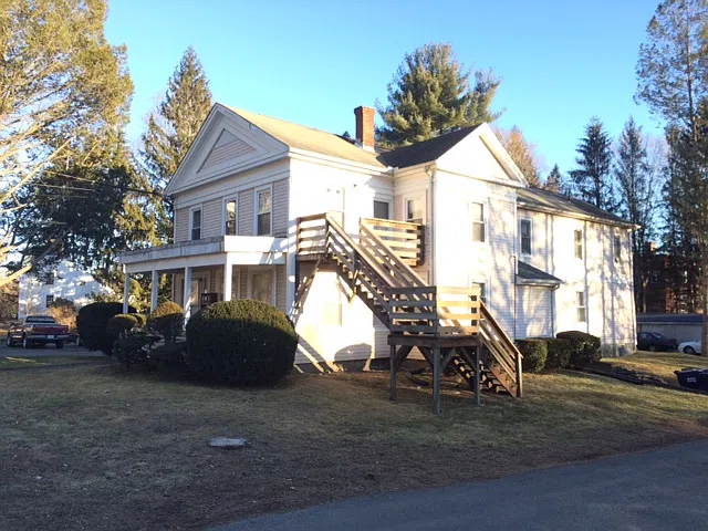 2 bed, $1,900 — Photo 2