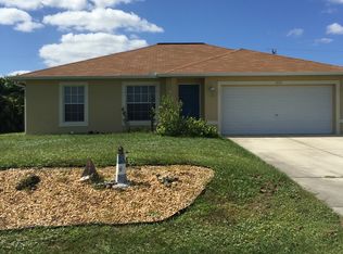 1424 NE 13th Pl, Cape Coral, FL 33909