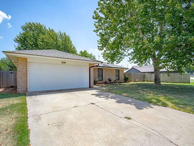 630 S Heights Dr — Photo 19