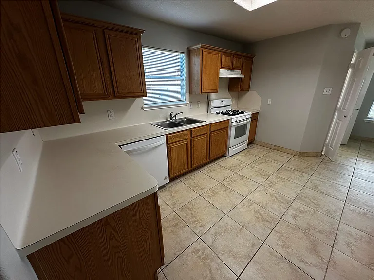 4919 Kasos Isle Dr — Photo 4