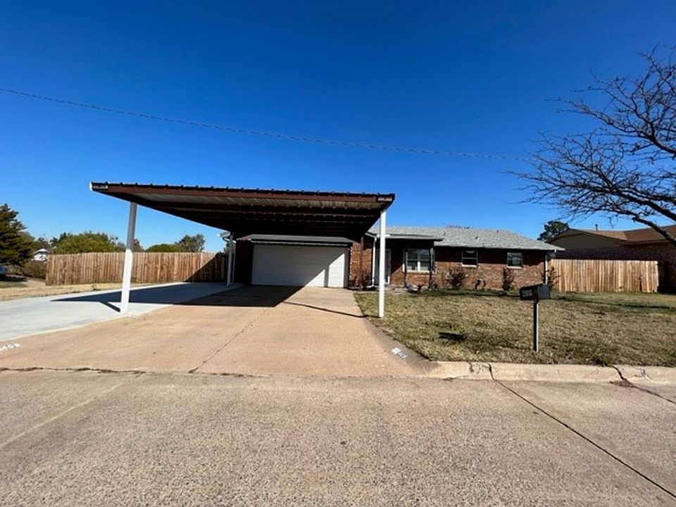 1st image of 409 NW Compass Dr