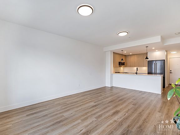 4th image of 2180 Kelly Ave #2206