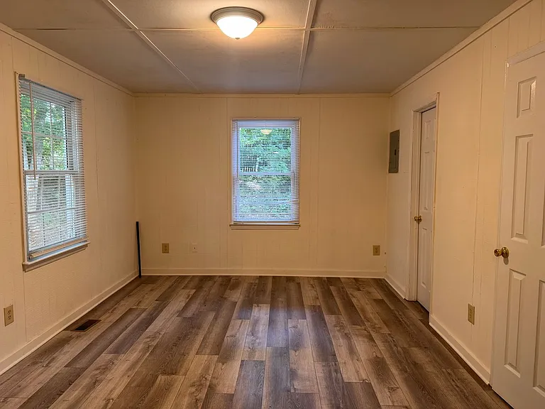 2218 Dixon St — Photo 8