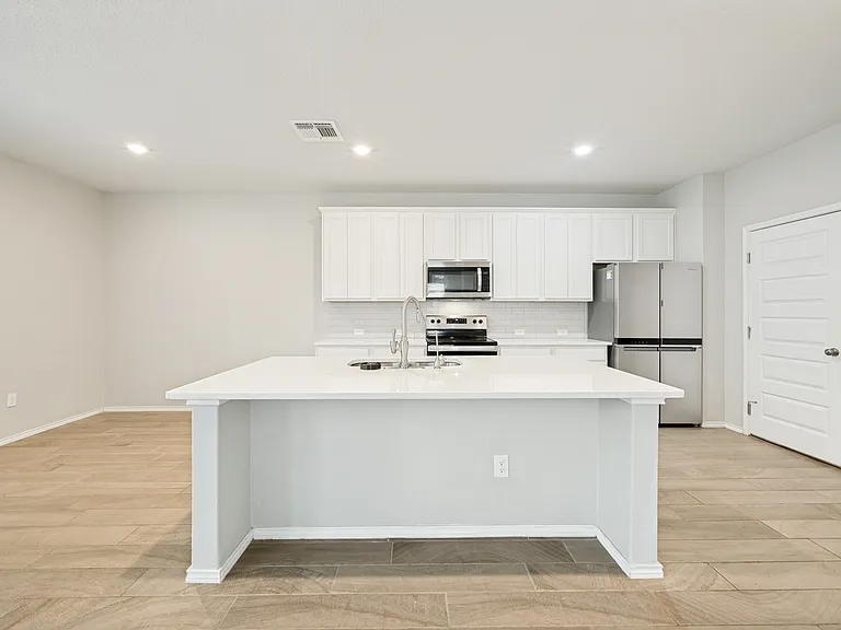 11038 Airmen Dr — Photo 5
