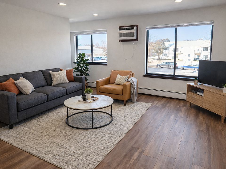 1st image of 125 Berkley Rd #2