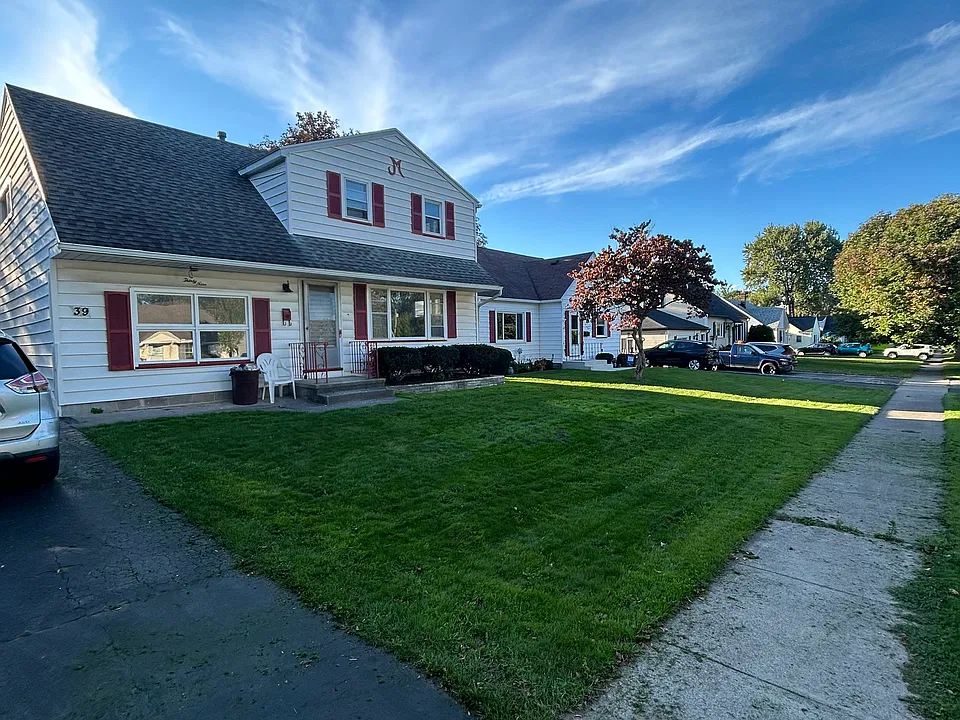 39 Standish Rd