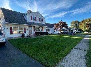39 Standish Rd, Rochester, NY 14626