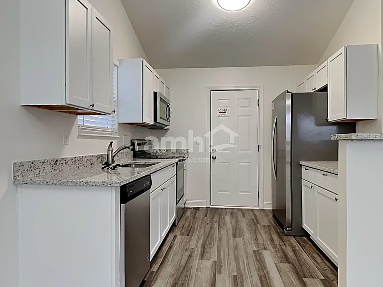 10323 Savannah Ct — Photo 3