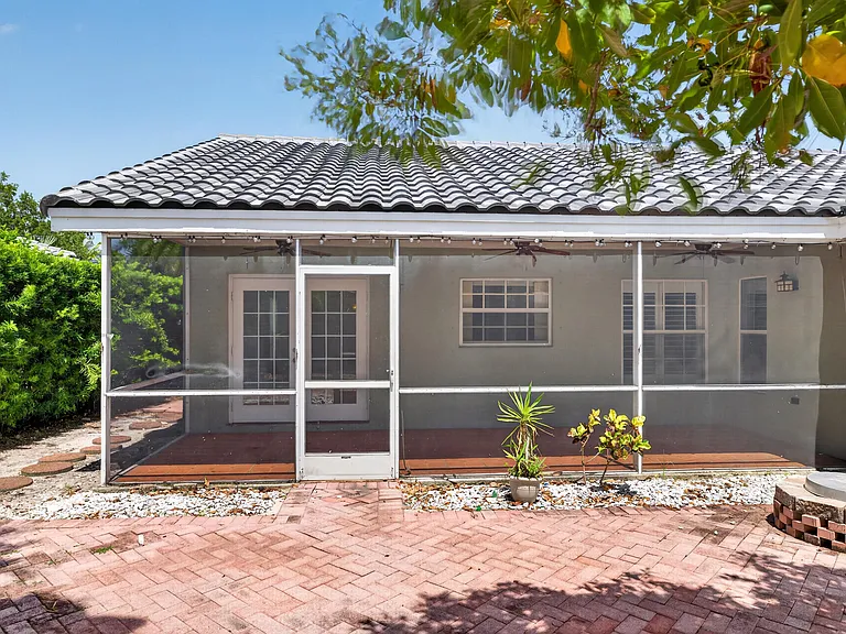 4481 NW 20th Ave — Photo 34