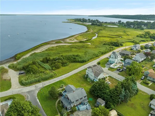 LOT 36th Cmn, Portsmouth, RI 02871