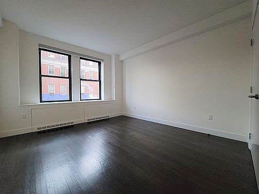 3rd image of 666 W End Ave APT 12KM