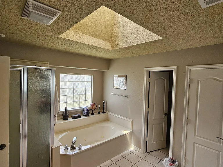 10306 York Ave — Photo 43
