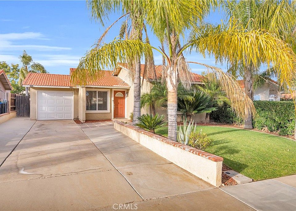 1st image of 25650 Felicia Ave