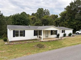 725 Cedar Crest Rd, Mosheim, TN 37818