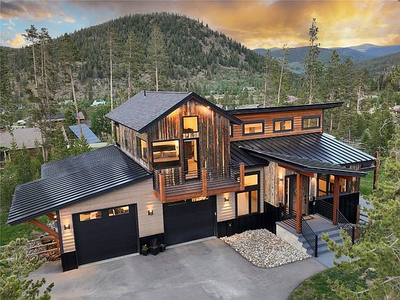 3rd image of 140 BRADDOCK Drive