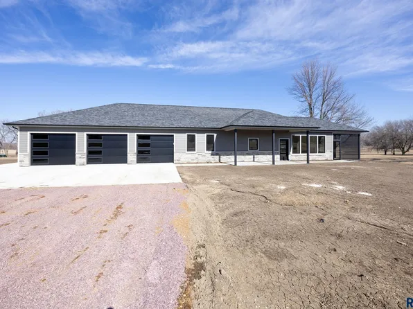 25641 Sherdean Trl, Renner, SD 57055