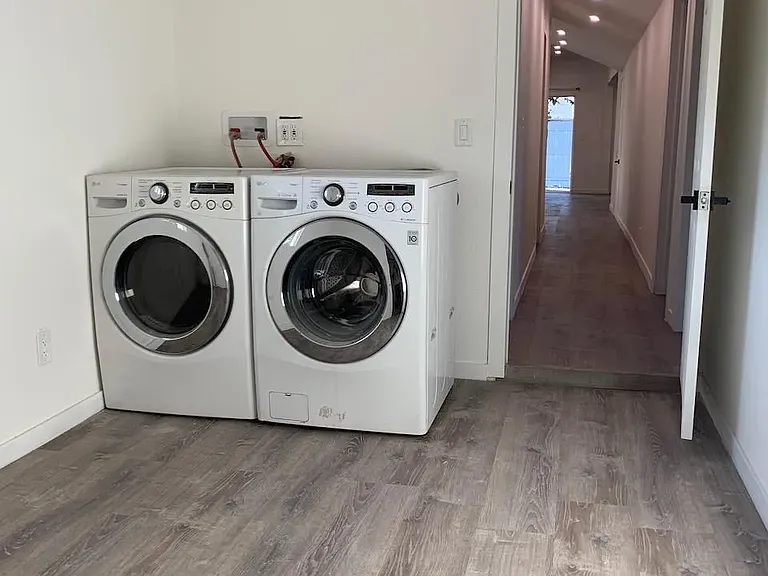 1213 Heber St — Photo 3