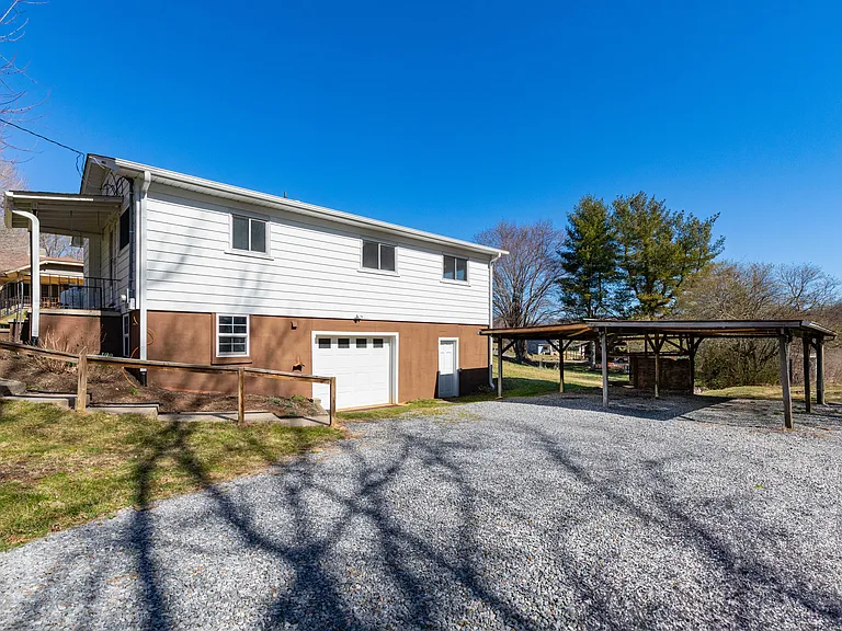 938 Ratcliff Cove Rd — Photo 2