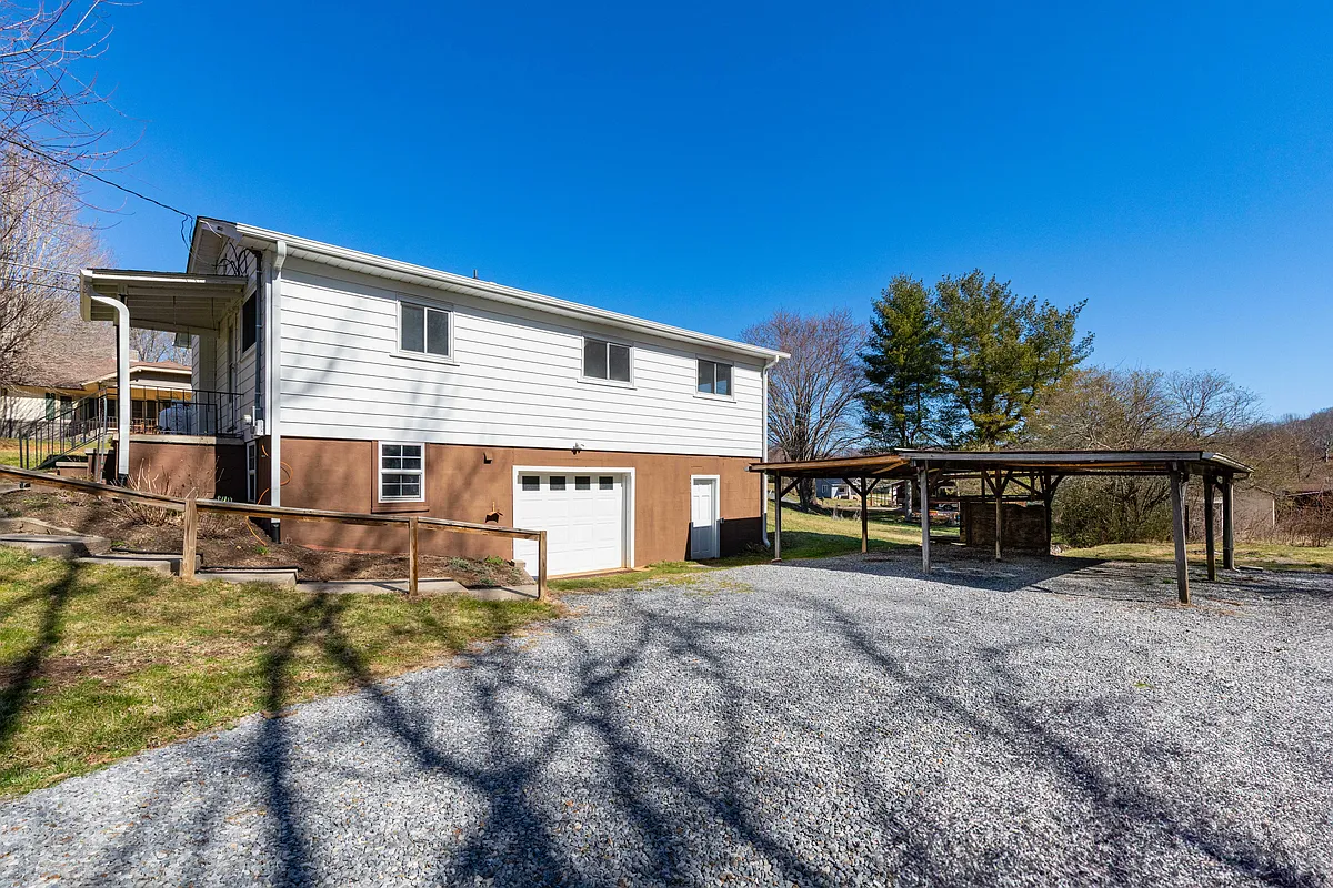 Building Photo - 938 Ratcliff Cove Rd