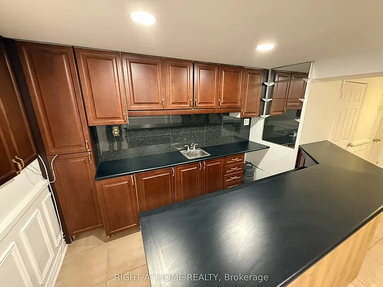 43 Topham Cres — Photo 31