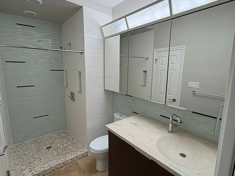 1204 W 39th St — Photo 27