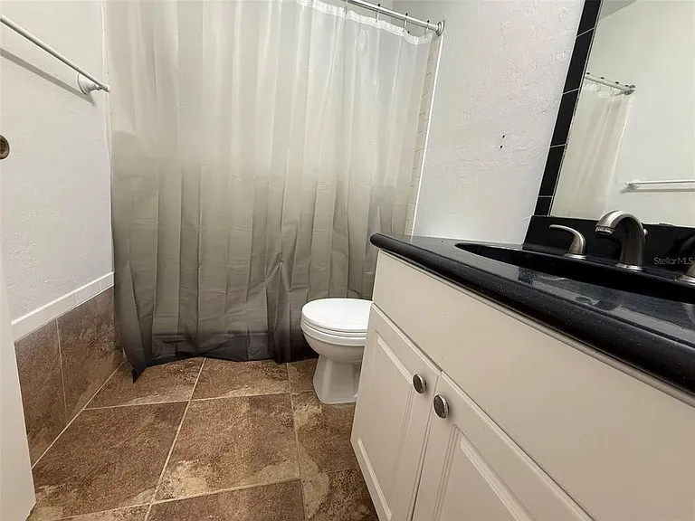 2723 Yacolt Ave — Photo 10