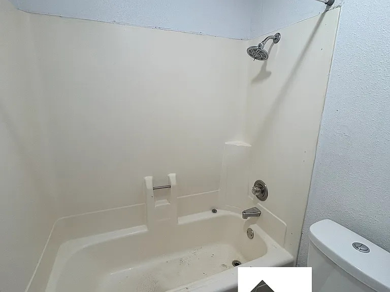 114 W 43rd St #3 — Photo 9