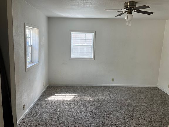 3rd image of 615 N Lynn St