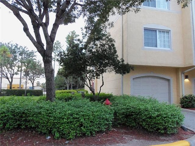 2nd image of 1000 Crestwood Ct S APT 1017
