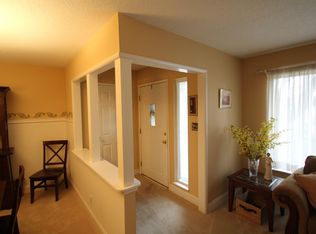 1294 E Loftus Ln, Fresno, CA