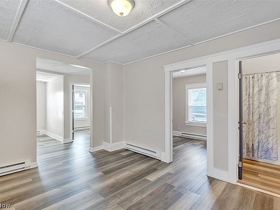 5th image of 3279 W 44th St