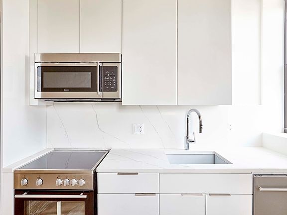 4th image of 166 W 121st St #3B